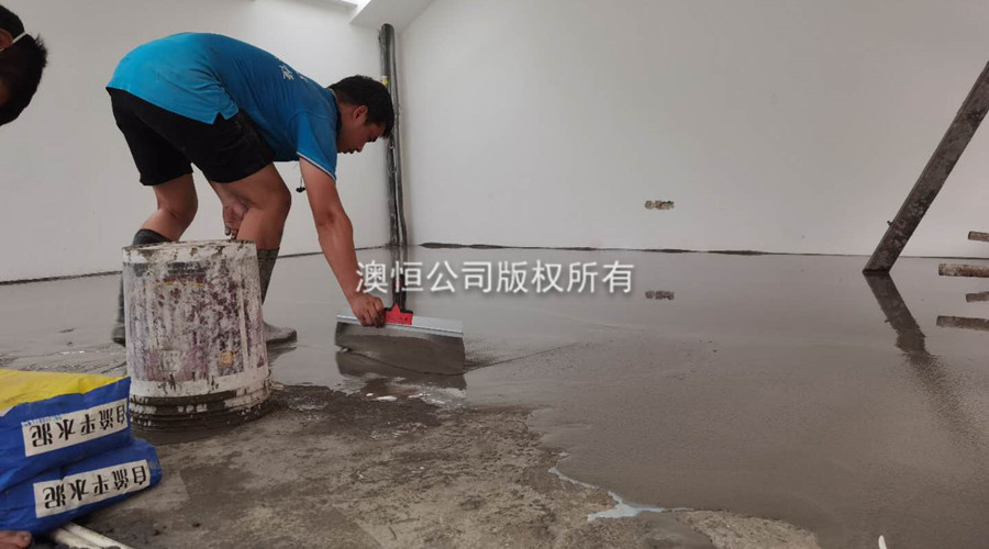 厚层自流平水泥摊铺