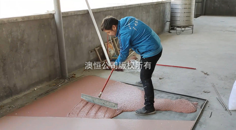 新型无机磨石摊铺要点