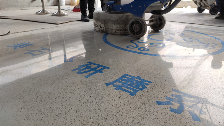 无机磨石成镜效果初显