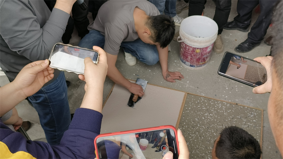 水性环氧无机磨石摊铺